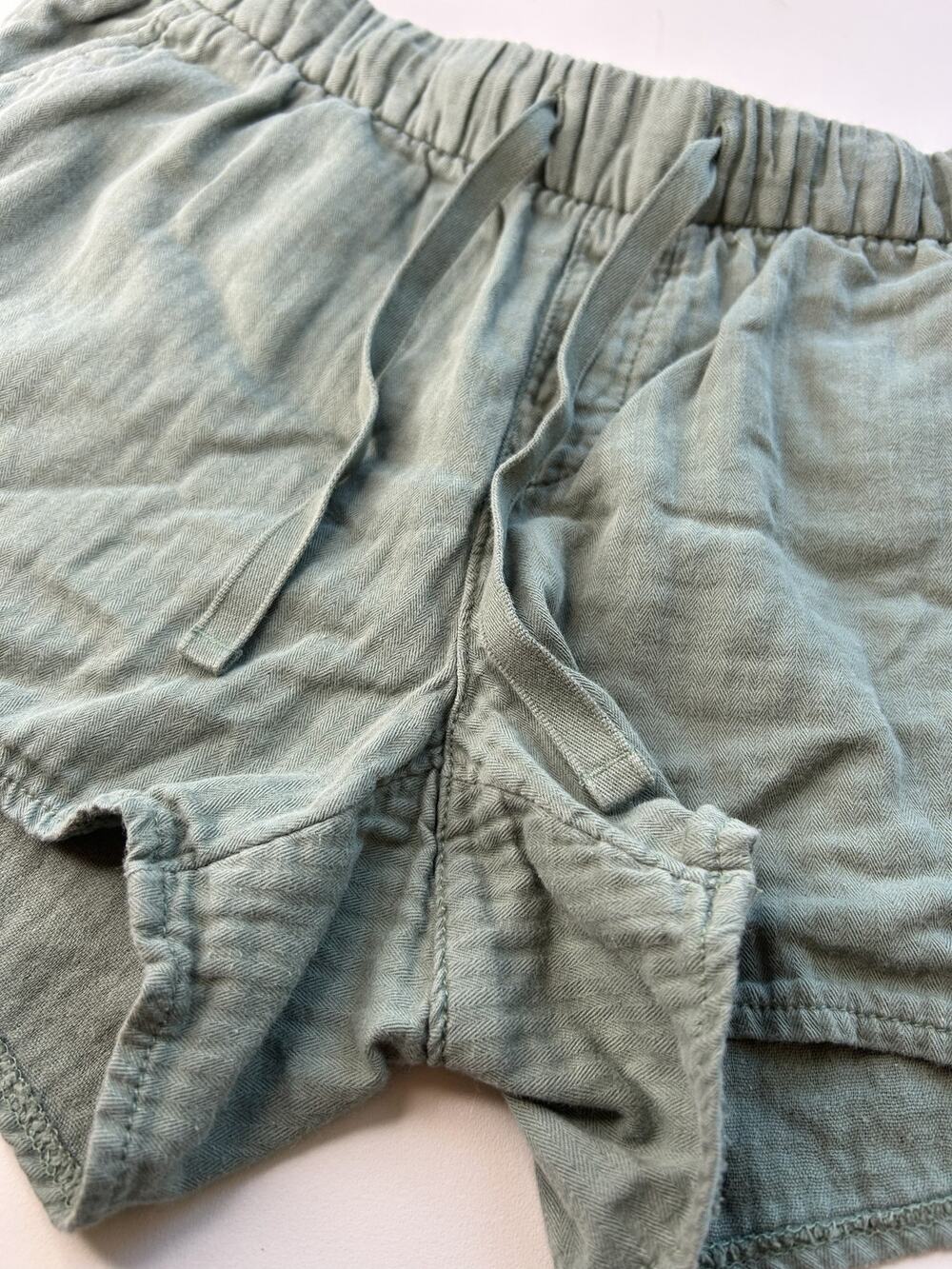 Old Navy Sage Green Pull-On Shorts with Drawstring Size Small